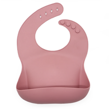 Cargar imagen en el visor de la galería, Babero en Silicona Dark Pink