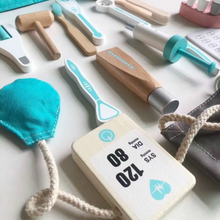 Cargar imagen en el visor de la galería, Kit de medicina y odontología.